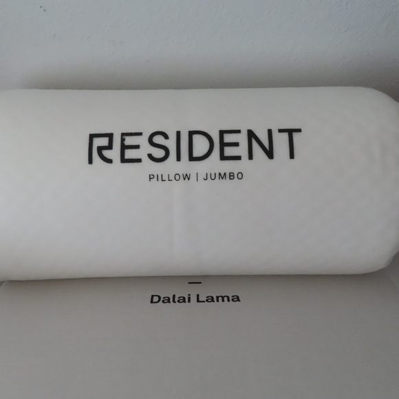 Resident Serenity Sleep Bundle 2 pillow jumbos and  mattress protector twin XL - Picture 2 of 7